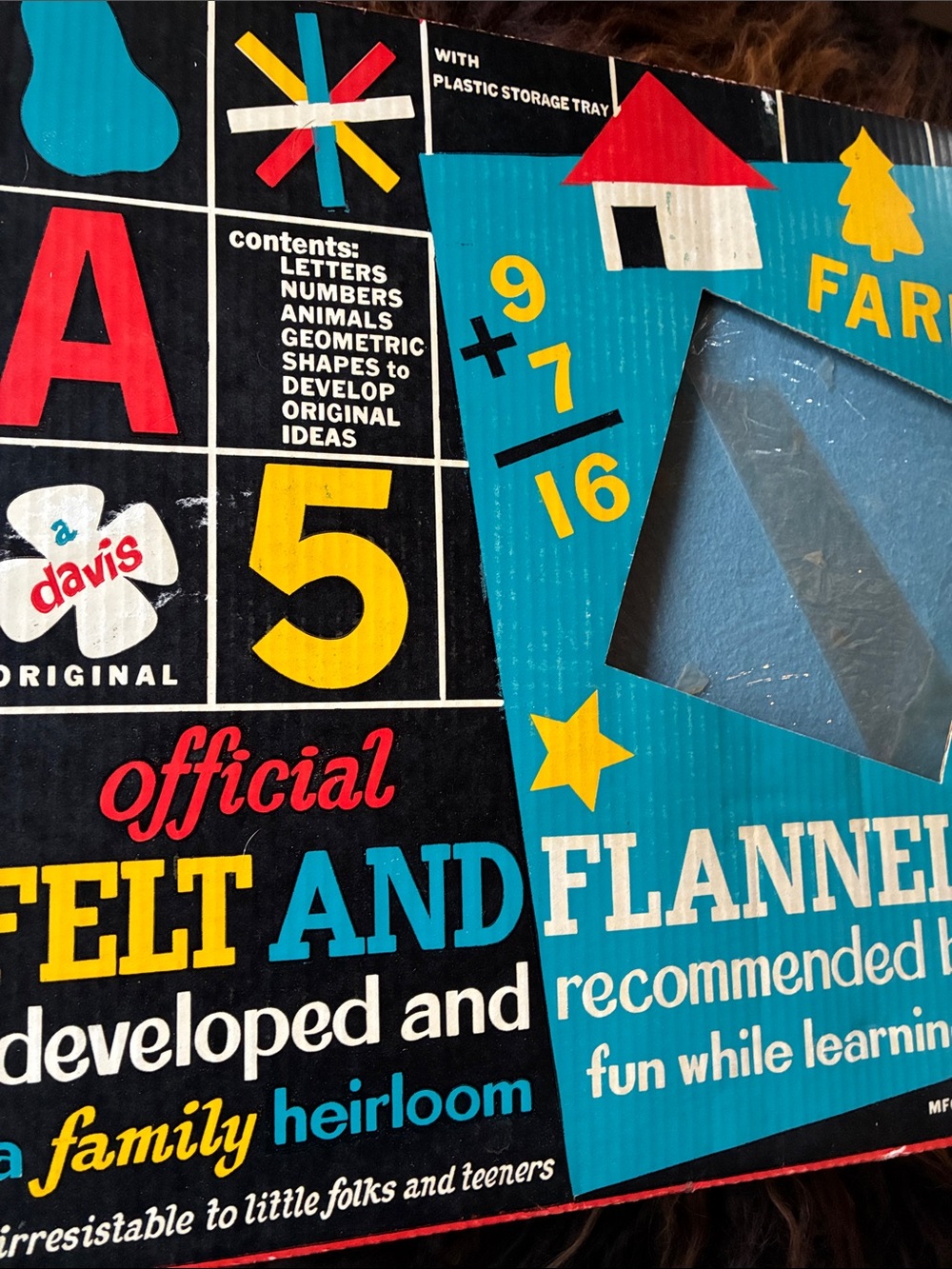 Teaching Tools Davis Official Felt and Flannel Board - Farm Graphics Teal Box
